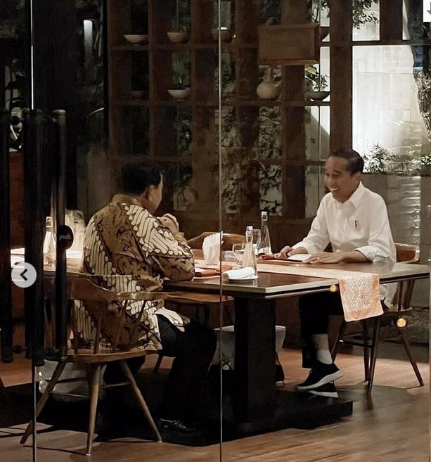 Capres 2024 Prabowo Subianto dan Presiden Joko Widodo makan bersama di Jakarta, Minggu (5/1/2024). Foto: IG prabowo