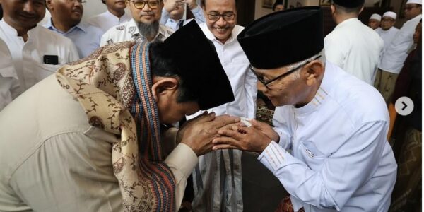Prabowo Silaturahmi ke Ponpes Zainul Hasan Genggong Probolinggo