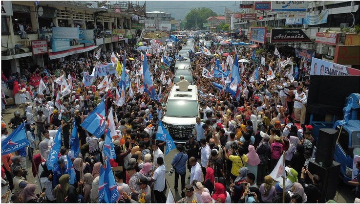 Capres 2024 Prabowo Subianto kampanye di Sumatera Barat, Sabtu (9/12/2023). Foto: IG Prabowo