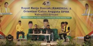 Suasana Rapat Kerja Daerah (Rakerda) dan orientasi calon legislatif (caleg) DPD I Partai Golkar Aceh, di Hotel Fajar, Aceh, Selasa (14/11/2023). Foto: ModusAceh