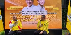 Rian Ernest dan Ketua DPD Partai Golkar DKI Ahmed Zaki Iskandar