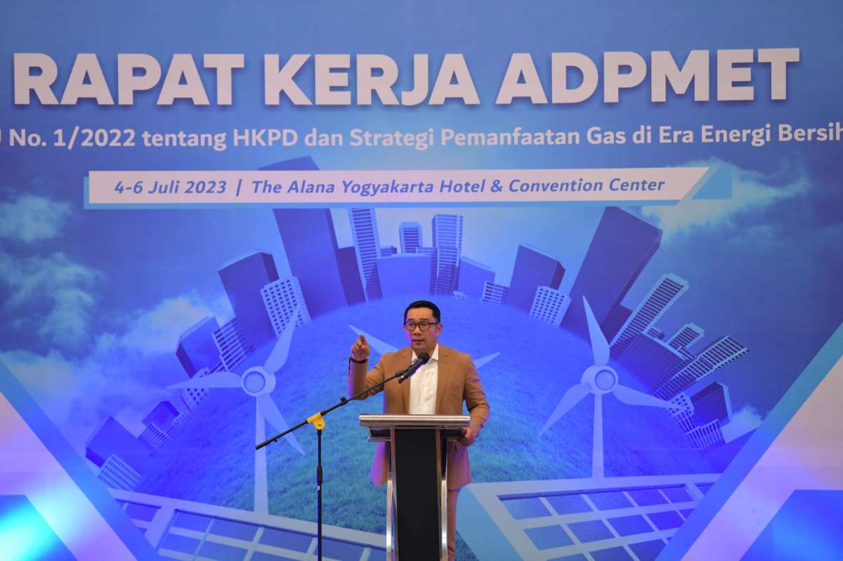 Gubernur Jawa Barat Ridwan Kamil saat membuka Raker ADPMET di Kabupaten Sleman, DIY, Rabu (5/7/2023). Foto: Pemporv Jabar