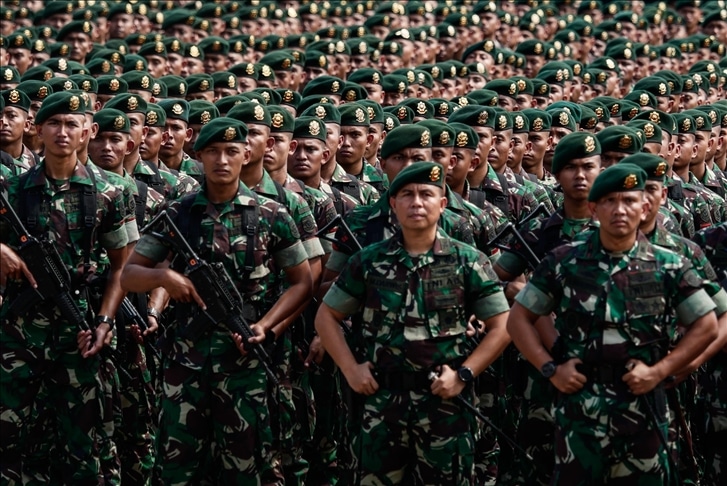 Tentara Nasional Indonesia (TNI) dan Polri menggelar apel siaga 