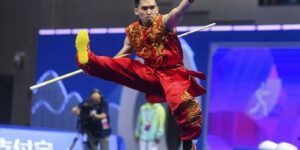 Atlet wushu Indonesia Harris Horatius berhasil meraih emas dan cabang olah raga wushu di Asian Games Hangzhou, China. Foto: Antara.